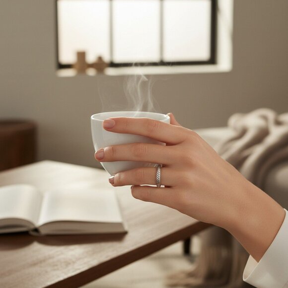 Exquisite JUDITH RIPKA Textured Braided Band Ring - Picture 2 of 10